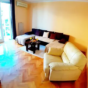 https://amarena-apartment.primorje-gorskikotar.com
