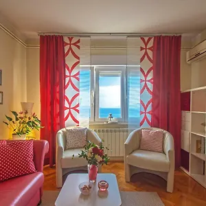https://apartment-paradise-view-rijeka.primorje-gorskikotar.com